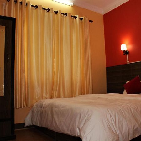 Vista City Hostel Катманду Экстерьер фото